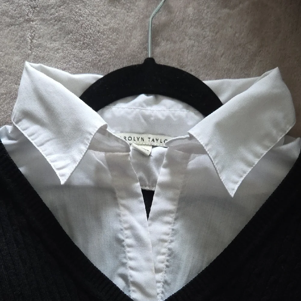 Carolyn Taylor Black Sweater with White Collar - Picture 9 of 9